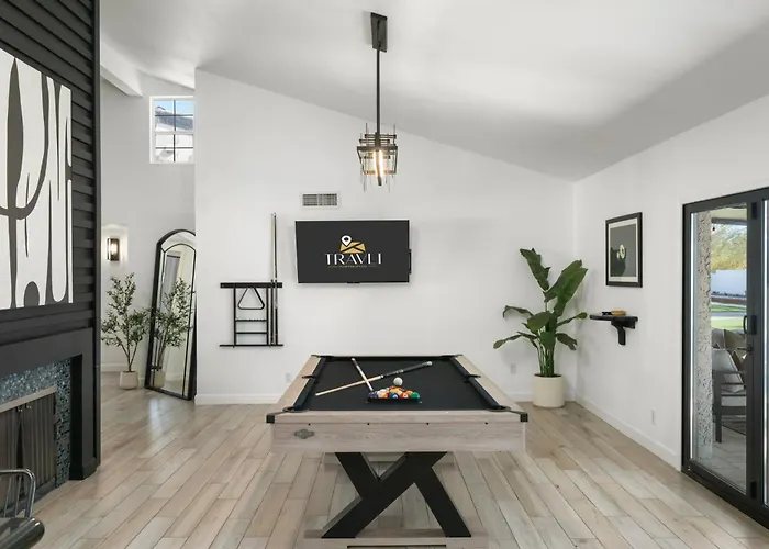 Entertainers Retreat Pickleball Bocce Pool Putt Grn Scottsdale