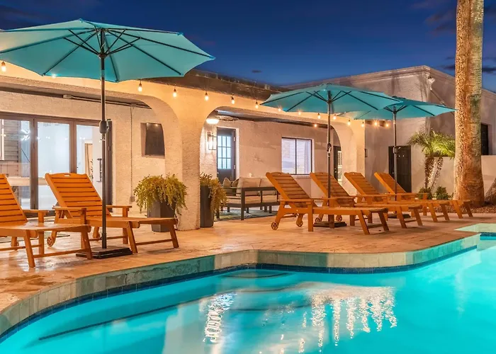 Holiday home Entertainers Retreat Pickleball Bocce Pool Putt Grn Scottsdale