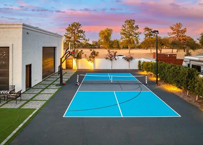 Holiday home Entertainers Retreat Pickleball Bocce Pool Putt Grn *