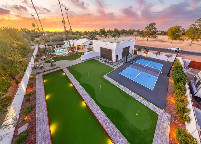 Entertainers Retreat Pickleball Bocce Pool Putt Grn *