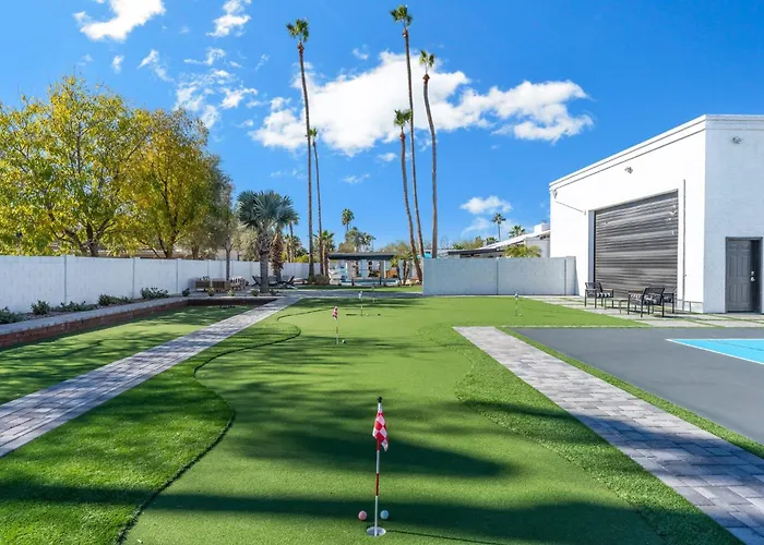 Entertainers Retreat Pickleball Bocce Pool Putt Grn Holiday home *