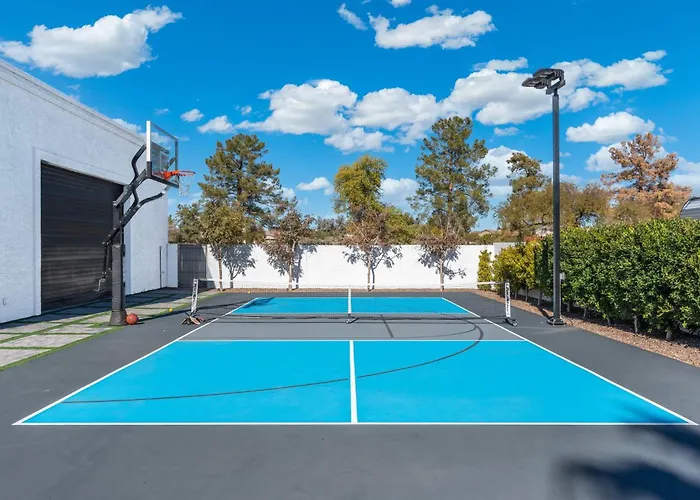 Entertainers Retreat Pickleball Bocce Pool Putt Grn * Scottsdale