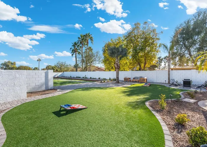 Holiday home Entertainers Retreat Pickleball Bocce Pool Putt Grn Scottsdale