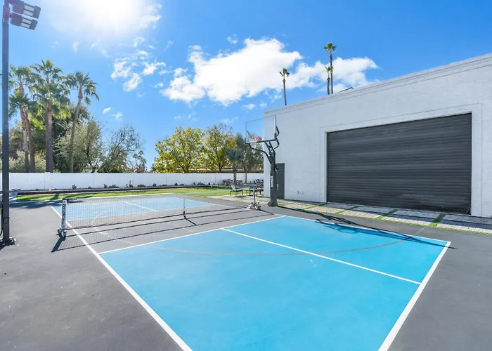 Entertainers Retreat Pickleball Bocce Pool Putt Grn Holiday home