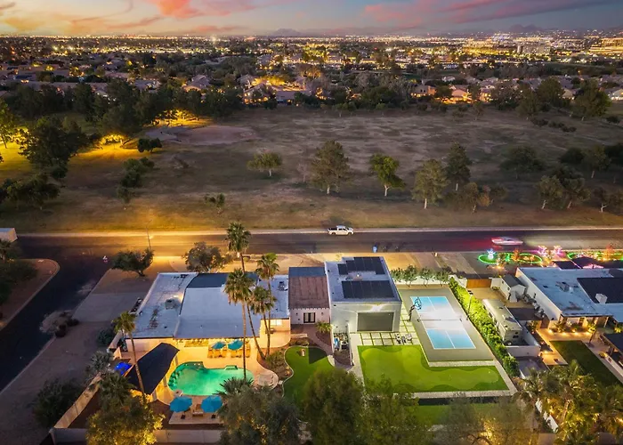 Entertainers Retreat Pickleball Bocce Pool Putt Grn Holiday home Scottsdale