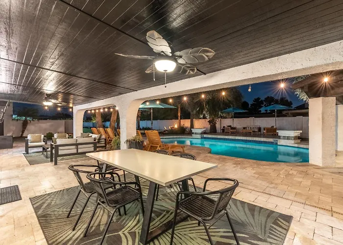 Holiday home Entertainers Retreat Pickleball Bocce Pool Putt Grn Scottsdale