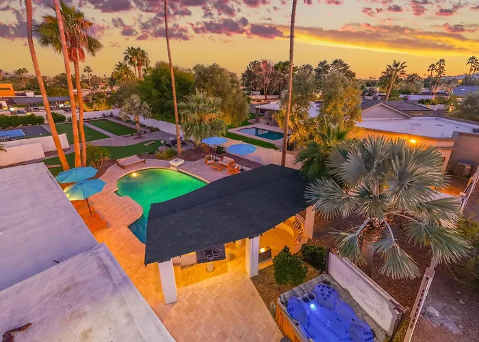 Entertainers Retreat Pickleball Bocce Pool Putt Grn * Scottsdale